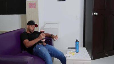 Mi Mejor Amiga Me Ayudo A Correrme Despues De Atraparme 19 Min - Jenifer Play And Sneider Play - upornia.com