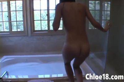 Fingering Pussy In Bathtub With Bubbles - hclips.com