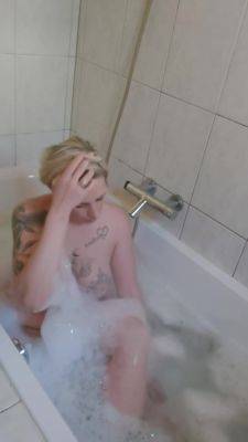 Milf Is Smoking In Her Bath - hclips.com