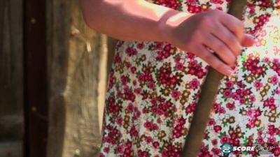 Lucy Laistner oils up her big tits & gets wild in a summer dress - sexu.com