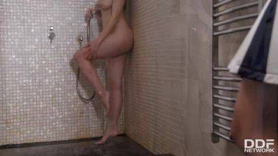 Footjob the Double Dong - PornWorld - hotmovs.com