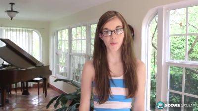 Gamer Facial - Tali Dova - hclips.com