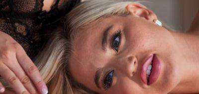 VIXEN BFFs share cock - inxxx.com