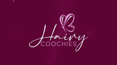 The British Titter Plugs Her Bush - txxx.com - Britain