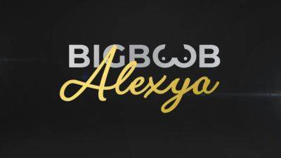 Pretty As a Painting - txxx.com