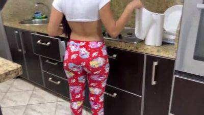 Young Maid's Cooking: I Adore Her Curvy Booty - porntry.com