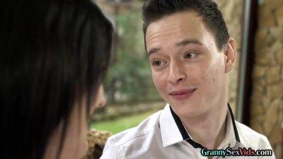 Mature bigbooty granny got pussysmashed by younger make - hotmovs.com