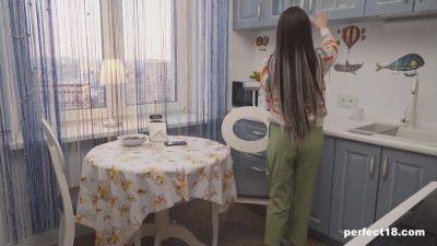 Perfect18 Morning Masturbation Routine with Kennia Lex - hotmovs.com