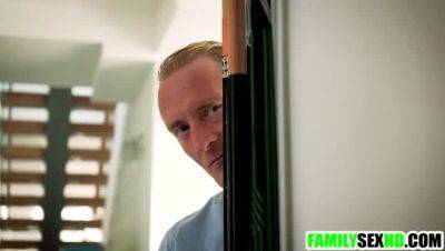 Chloe Rose - Clarke Kent - Stepfather Fucking His Teen Stepdaughter During Her Call with Boyfriend - veryfreeporn.com