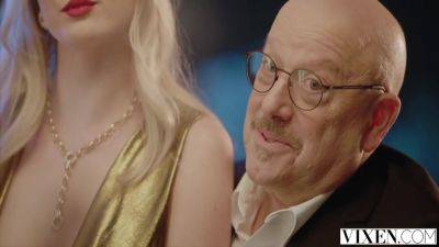 Irresistible High Roller Amber Only Plays To Win 12 Min - upornia.com