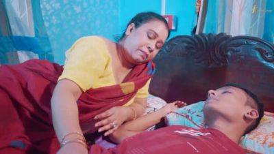 Stepmother Catches Stepson Masturbating - veryfreeporn.com