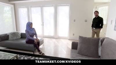 Analyzing Girl in Hijab (Aaliyah Hadid) - sexu.com