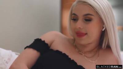 Aria Banks - A Boring Night With Aria Banks - upornia.com