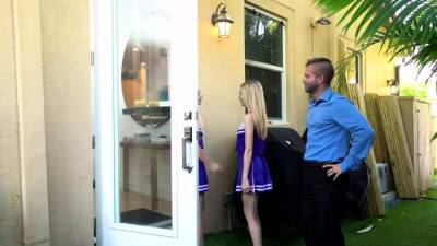 Aria Banks sucks Jessica Maries stepdad - drtvid.com