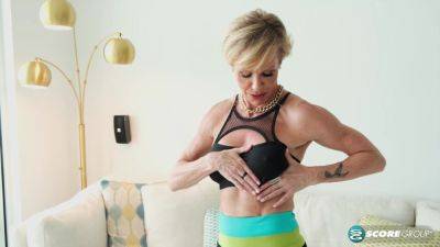 A swinging 56-year-old makes herself cum - hotmovs.com