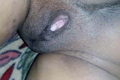 Kamre Main Akeli Bhabhi Ko Maje Leke Choda - desi-porntube.com - India