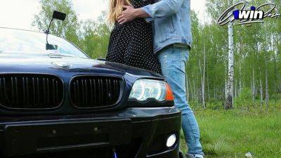 Podvez Devushku I Ona Rasschitalas So Mnoi Seksom Poka Muzh Sidel V Mashine - hclips.com - Russia