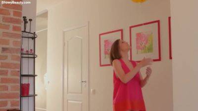 Selena Smile - upornia.com