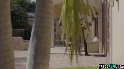 Jackson Continues To Spy On Jennifer - hotmovs.com