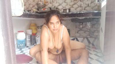 Indian Chudankbhabi Very Nice Sucking And Fucking Our Husband In Kitchen - desi-porntube.com - India