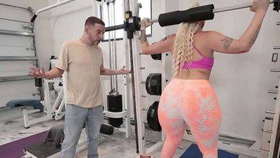 Tony Rubino - Lucky coach gets to bang his mature client with a massive butt - porntry.com