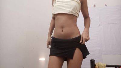 18 Year Old Pretty Indian Girl Showing Her Naked Body - desi-porntube.com - India