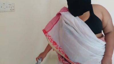 سريلانكا ساري عمتي مارس الجنس من قبل ربيب بينما تجتاح المنزل - ضخمة الحمار نايب الرييس Srilanka - desi-porntube.com - India