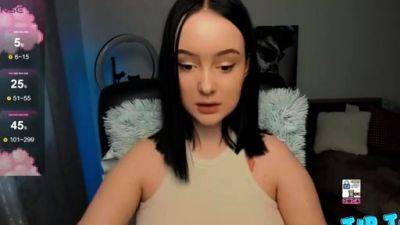 Webcam amateur Sexy teen touching her big tit - drtuber.com