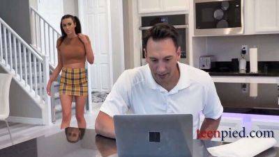 Stepdaughter Mia Taylor Catches Stepdad Jerking Off - xxxfiles.com