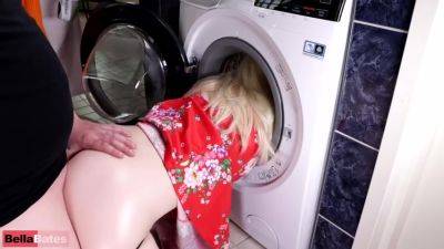 Bella Bates - Stepmommy Is Stuck In The Washing Machine - hclips.com