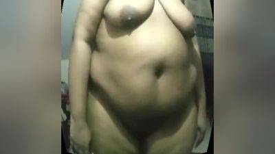 Hot Big Fat Aunty On Video Call Near Open Window - desi-porntube.com