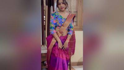 Desi Girlfriend Ko Birthday Gift Dheke Chodha - Hindi Audio - desi-porntube.com