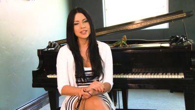 Gorgeous 19-Year-Old Latina Gets Fucked And Swallowed Semen - hotmovs.com