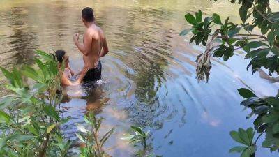 Woooow!!! He Helps Me Bathe And Then We Fuck In The Middle Of A Lagoon - desi-porntube.com - India