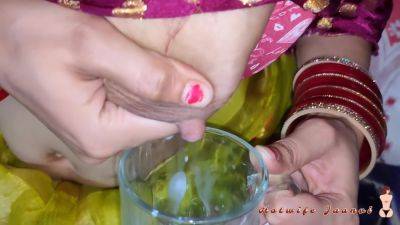 Sexy Bhabhi Makes Yummy Coffee From Her Fresh Breast Milk For Devar By Squeezing Out Her Milk In Cup - desi-porntube.com - India