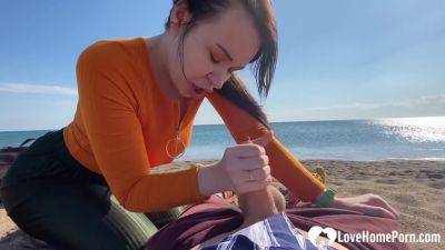 I Got A Great Blowjob In The Desert - hclips.com