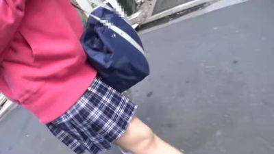 0005792_18歳のちっぱい日本人の女性がグラインド騎乗位するエチハメ - txxx.com - Japan