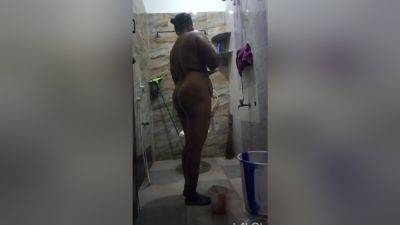 Tamil Stepmother Amma Hot Bathing - desi-porntube.com