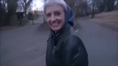 Berliner Strassenhure Zum Porno Dreh Uberredet Von Freddy - hotmovs.com - Germany