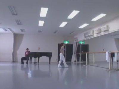 Exotic Japanese Chick In Incredible Fingering, Sports With Maria Ozawa - hotmovs.com - Japan