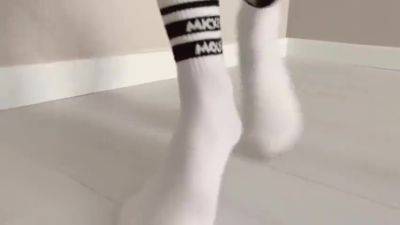 Very Hot Blowjob And Footjob In White Socks - hotmovs.com
