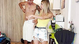 At the reception they were wrong to give me the keys and I ended up being fucked by a stranger - ah-me.com