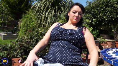 Big Breasted Housewife Playing Outside - MatureNl - hotmovs.com - Britain