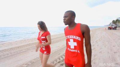 Chloe Hart gives a deepthroat blowjob with her ass and tits out - hotmovs.com