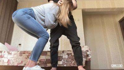 Hot Teen Brunette Gives Wet Blowjob and Takes Big Cock at Home - veryfreeporn.com