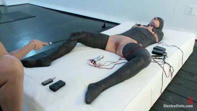 Mummified And Electrified Pussy Worship - Kink - hotmovs.com