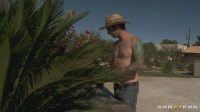 Poolside Pussy With Lana Violet, Tommy Pistol - Brazzers - hotmovs.com