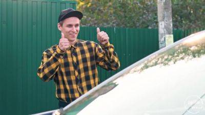 Two Girls Brought A Stranger To The Forest And Fucked There - hotmovs.com