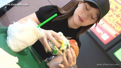 A beautiful woman born from inflation_3 - hotmovs.com - Japan