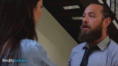 Brad Newman - Alyx Star - Curvy Alyx Star seduces Brad Newman on the couch and takes a cumshot in realityjunkies - sexu.com